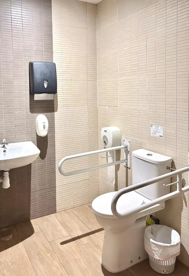 Bathroom of Commercial properties for rent in Casco Urbano