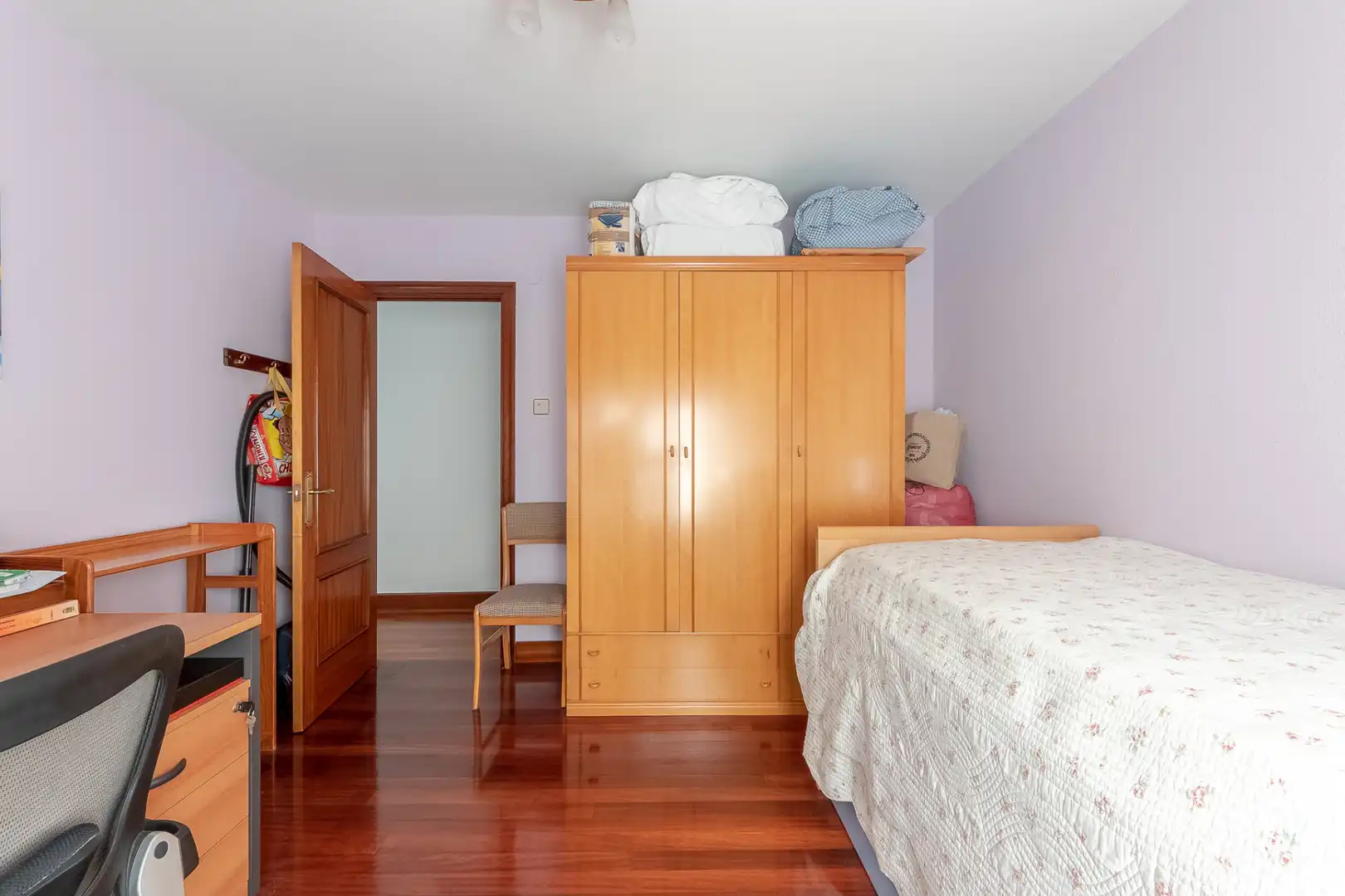 Habitación de Piso en venta en Bilbao  con Calefacción, Terraza y Amueblado