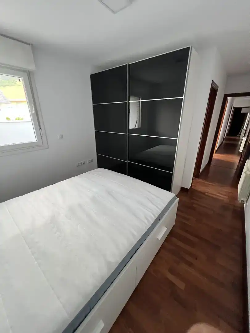 Habitación de Piso de alquiler en Miengo con Parquet, Trastero y Amueblado