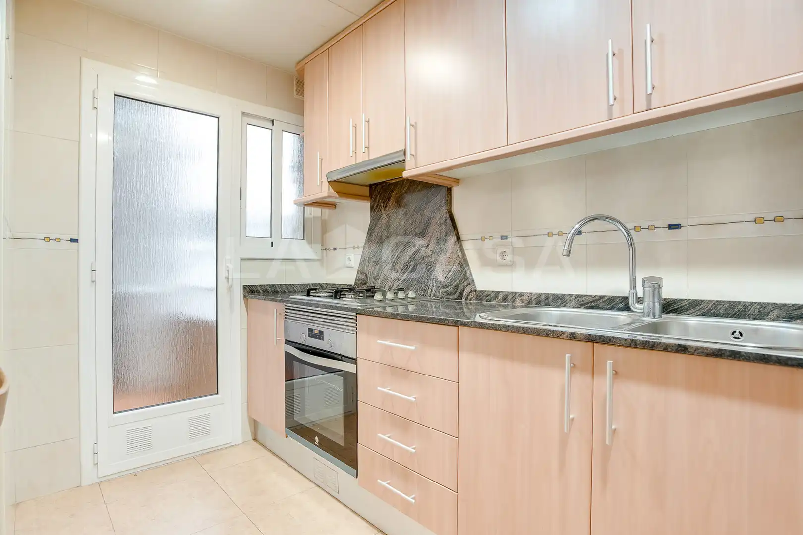 Piso con terraza en venta en Carrer del Camp Arriassa, imagen 25