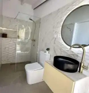 Bany de Casa o xalet en venda en Adeje amb Jardí privat, Terrassa i Piscina