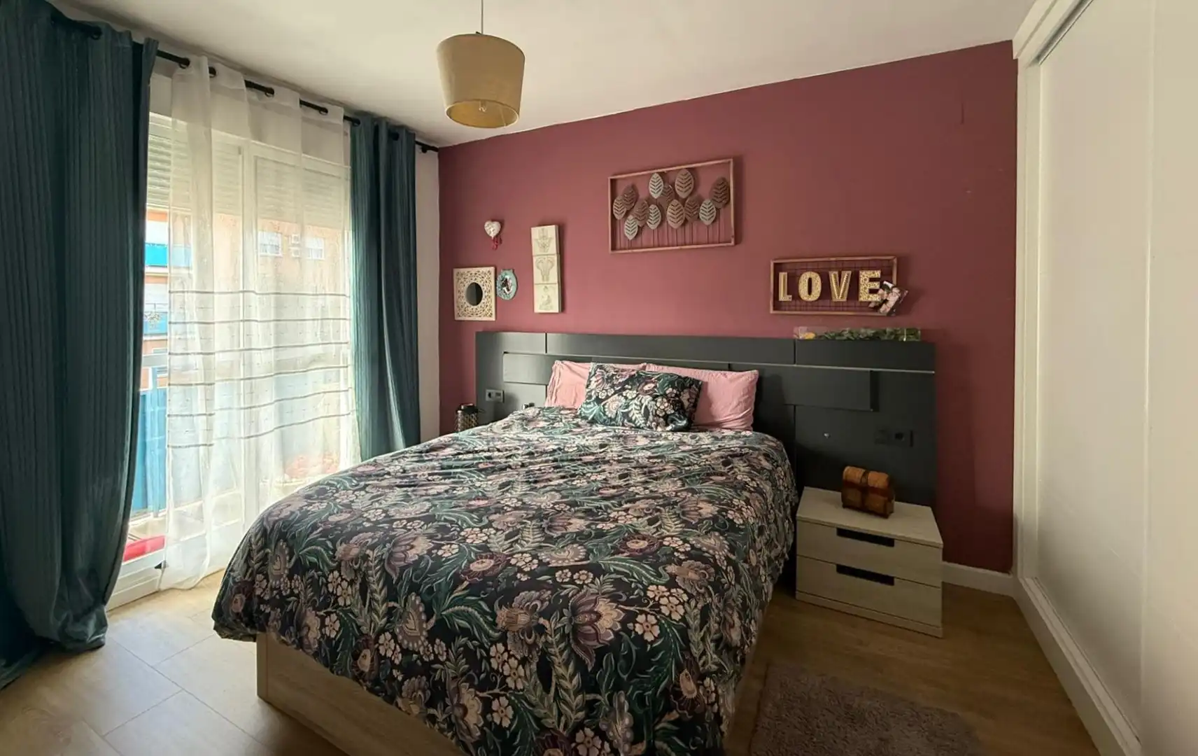 Schlafzimmer von Einfamilien-Reihenhaus zum Verkauf in Mérida mit Klimaanlage, Heizung und Terrasse