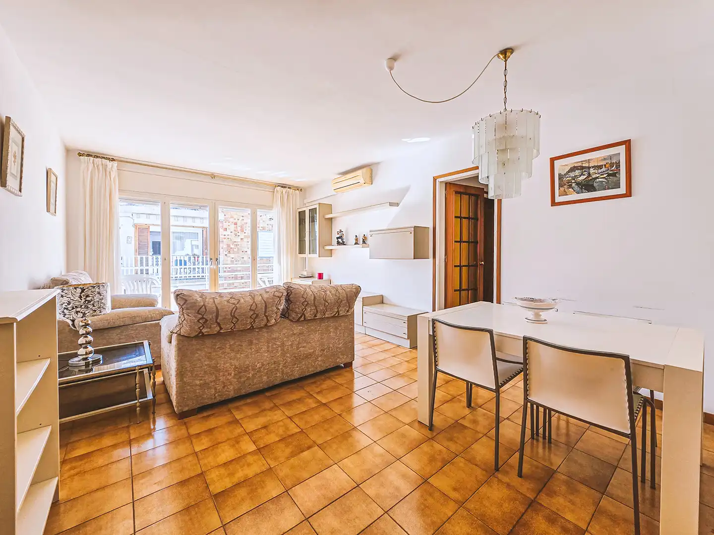 Sala de estar de Piso de alquiler en Sant Pol de Mar con Aire acondicionado, Calefacción y Amueblado