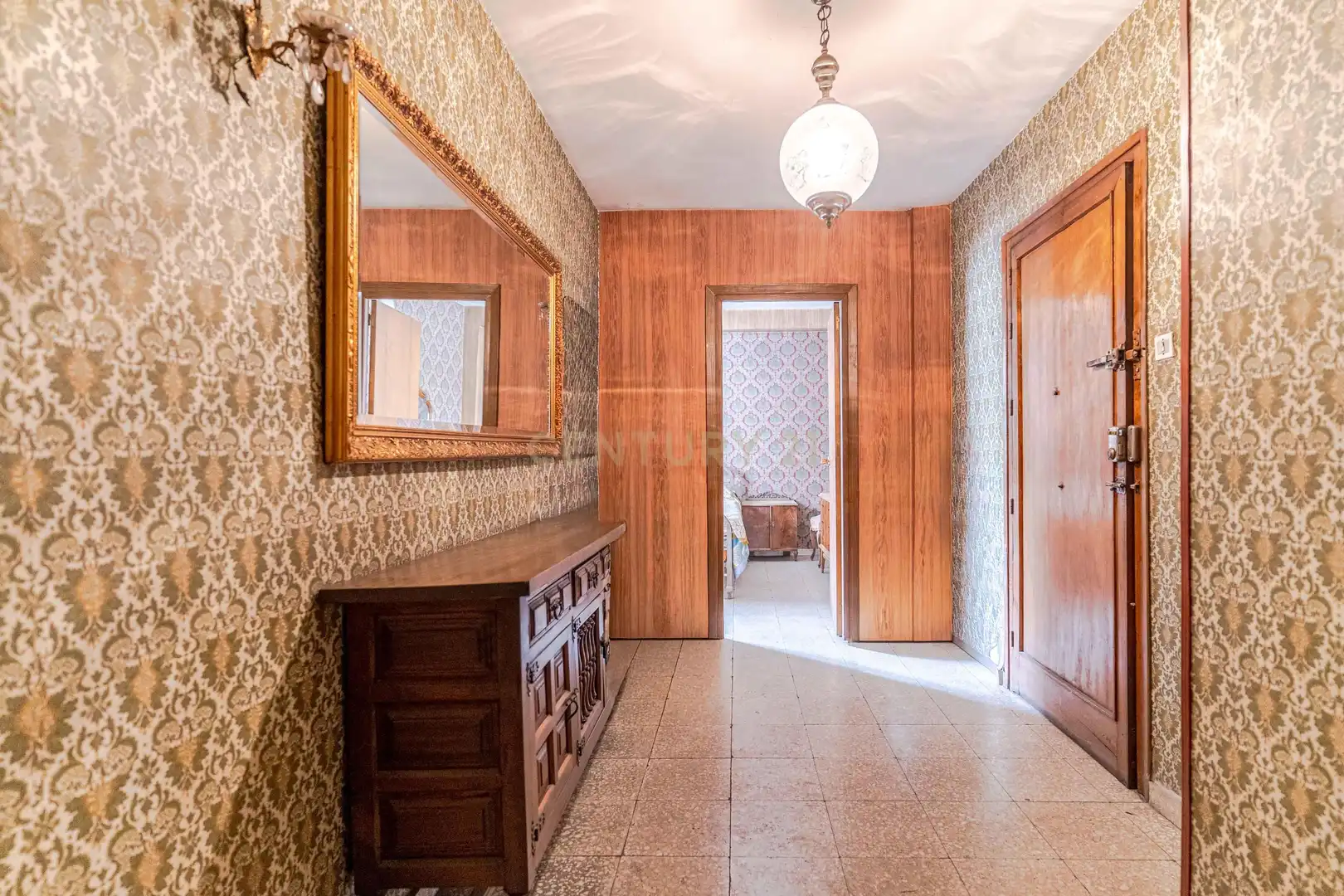 Apartament en venda en Granada amb Balcó