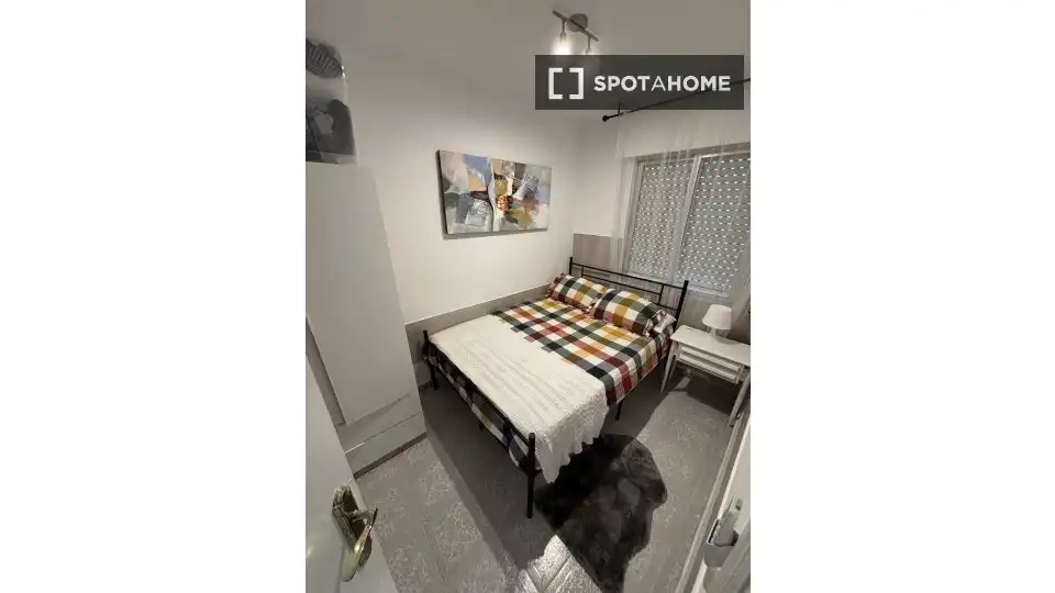 Bedroom of Flat for rent in Madrid  with Air Conditioner, Heating and Furnished