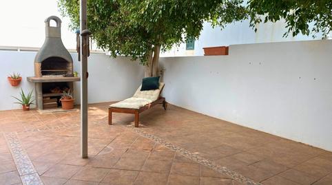 Foto 2 de Casa adosada en venda a Calle Isla de Lobos, Costa Teguise, Teguise