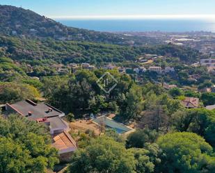 Vista exterior de Casa o xalet en venda en Cabrils amb Terrassa, Piscina i Balcó