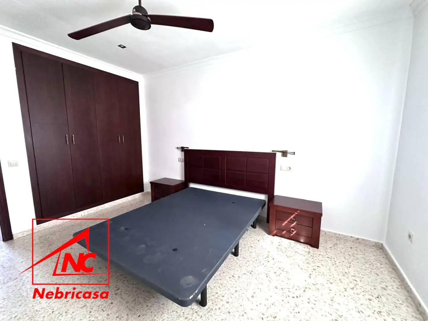 Dormitori de Casa o xalet en venda en Lebrija amb Aire condicionat i Jardí privat