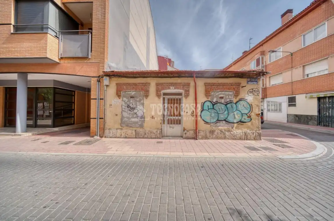 Exterior view of Buildings for sale in Valladolid