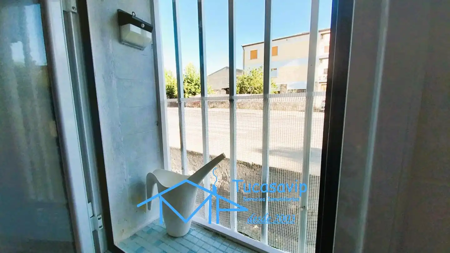 Vista exterior de Planta baja en venta en La Adrada 