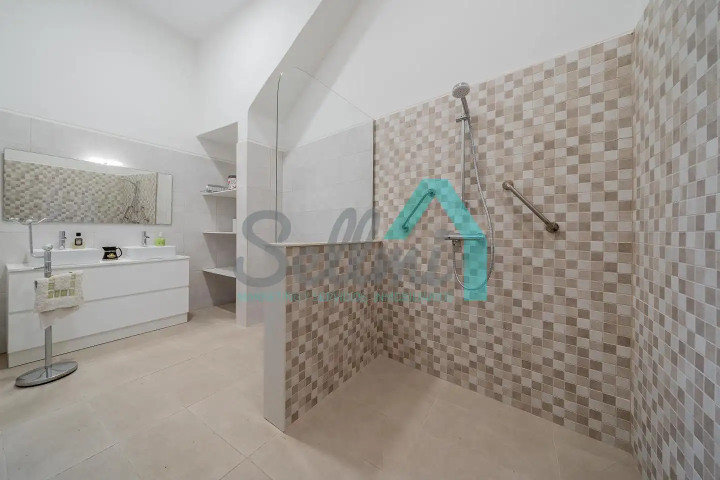 Bathroom of Houses for sale in Pravia  with Heating, Private garden and Parquet flooring