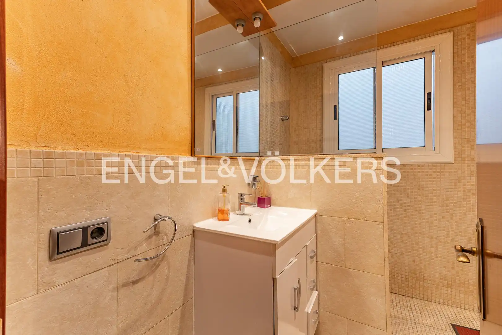 Baño de Casa adosada en venta en Martorell, Barcelona