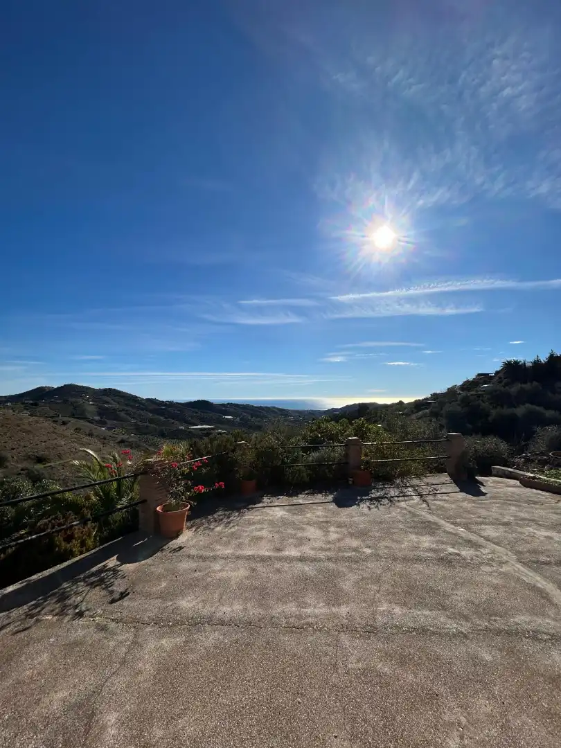 Vista exterior de Finca rústica en venda en Macharaviaya amb Terrassa, Traster i Piscina