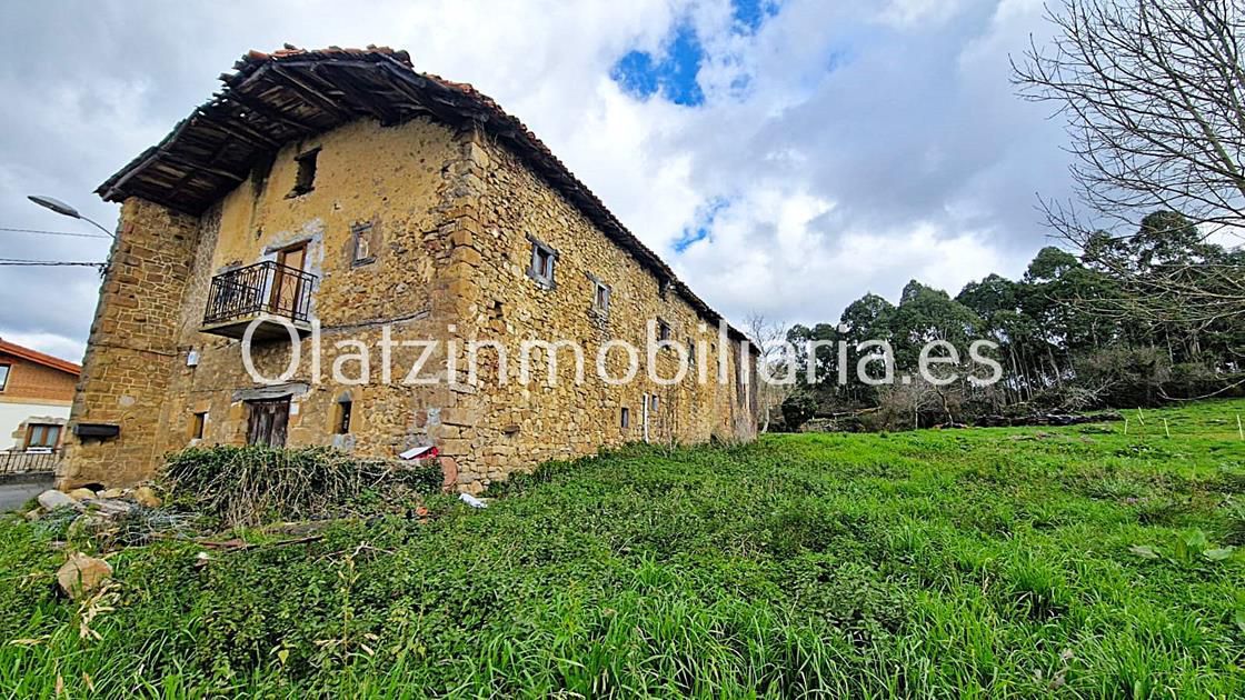 House or chalet for sale in Artzentales