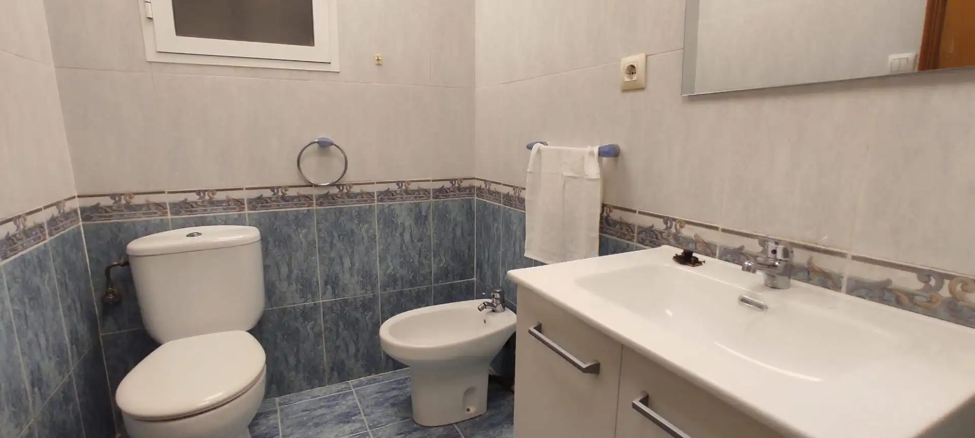 Badezimmer von Wohnung zur Miete in Valencia mit Balkon