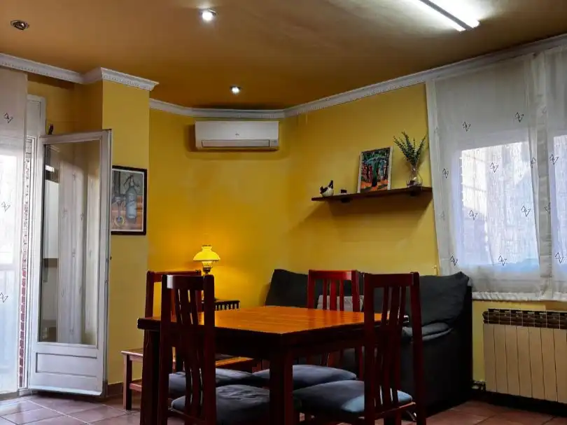 Dining room of Flat for sale in Instituts - Universitat