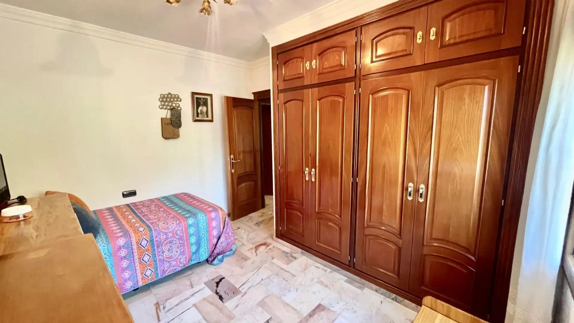 Dormitori de Casa o xalet en venda en Alhaurín de la Torre amb Aire condicionat, Jardí privat i Terrassa