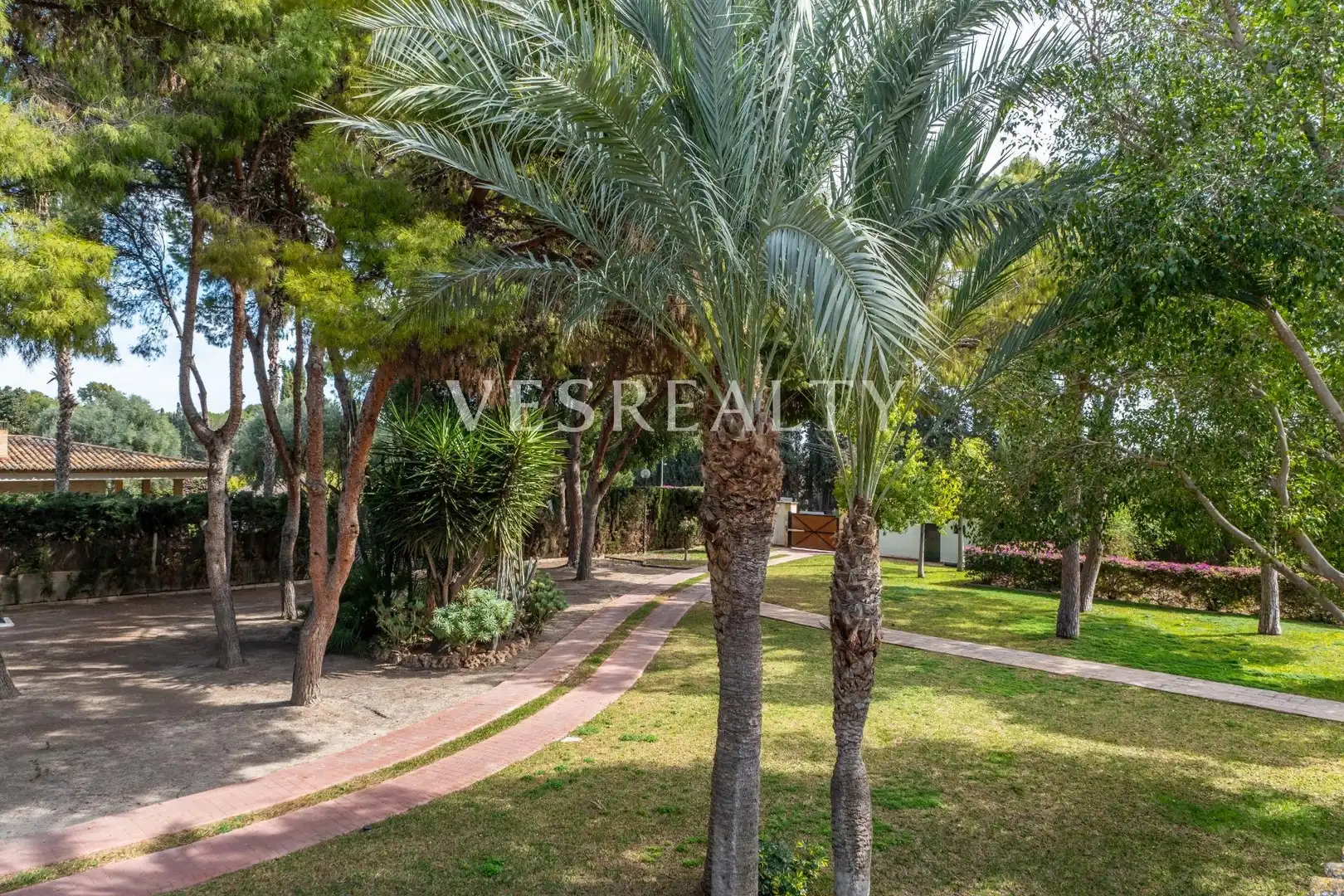 Vista exterior de Casa o xalet en venda en Alicante / Alacant amb Calefacció, Jardí privat i Terrassa