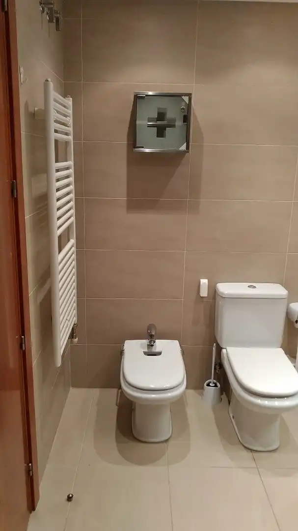 Bathroom of Flat for rent in Lleida  with Air Conditioner, Heating and Furnished