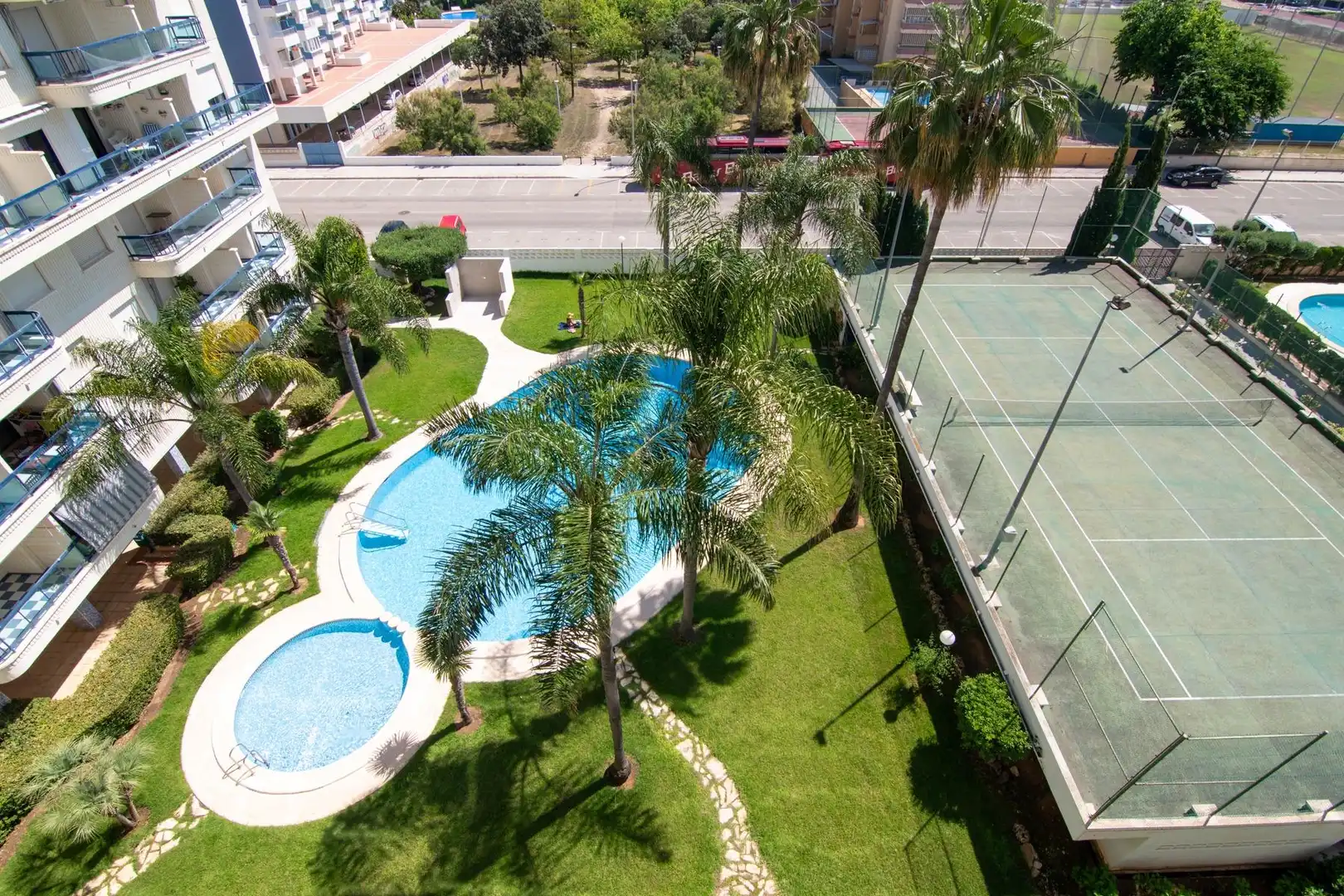 Piscina de Apartamento en venta en Gandia con Terraza y Piscina comunitaria
