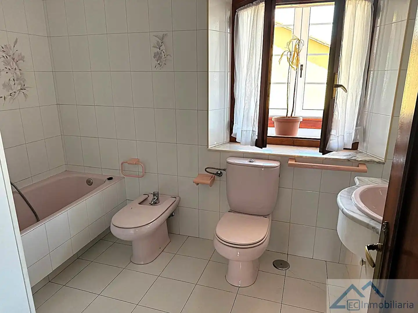 Baño de Piso en venta en Liérganes con Calefacción y Balcón