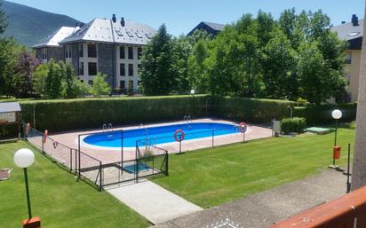 Piscina de Àtic en venda en Biescas amb Calefacció, Jardí privat i Traster