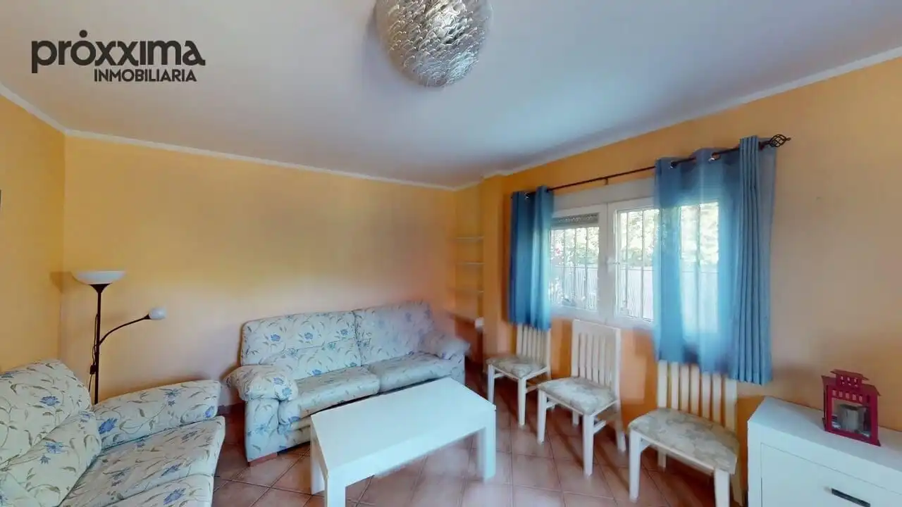 Sala d'estar de Casa o xalet en venda en La Rinconada amb Jardí privat, Terrassa i Traster