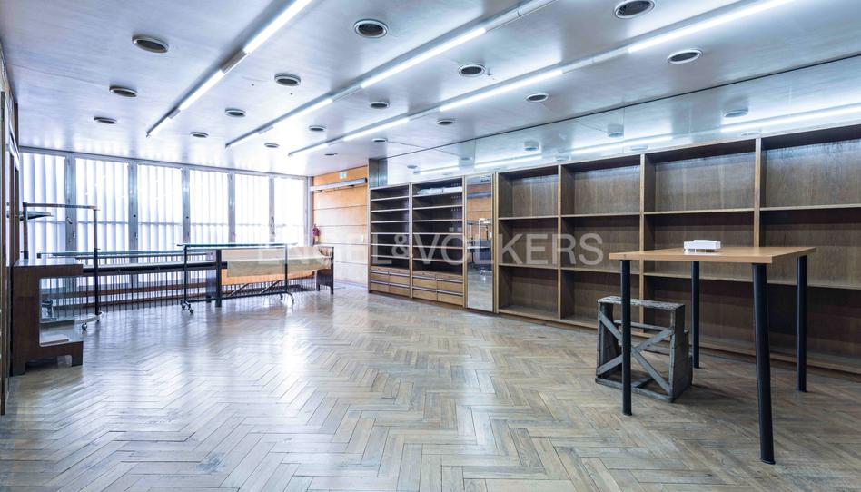 Foto 1 de Edifici en venda a Collblanc, Barcelona