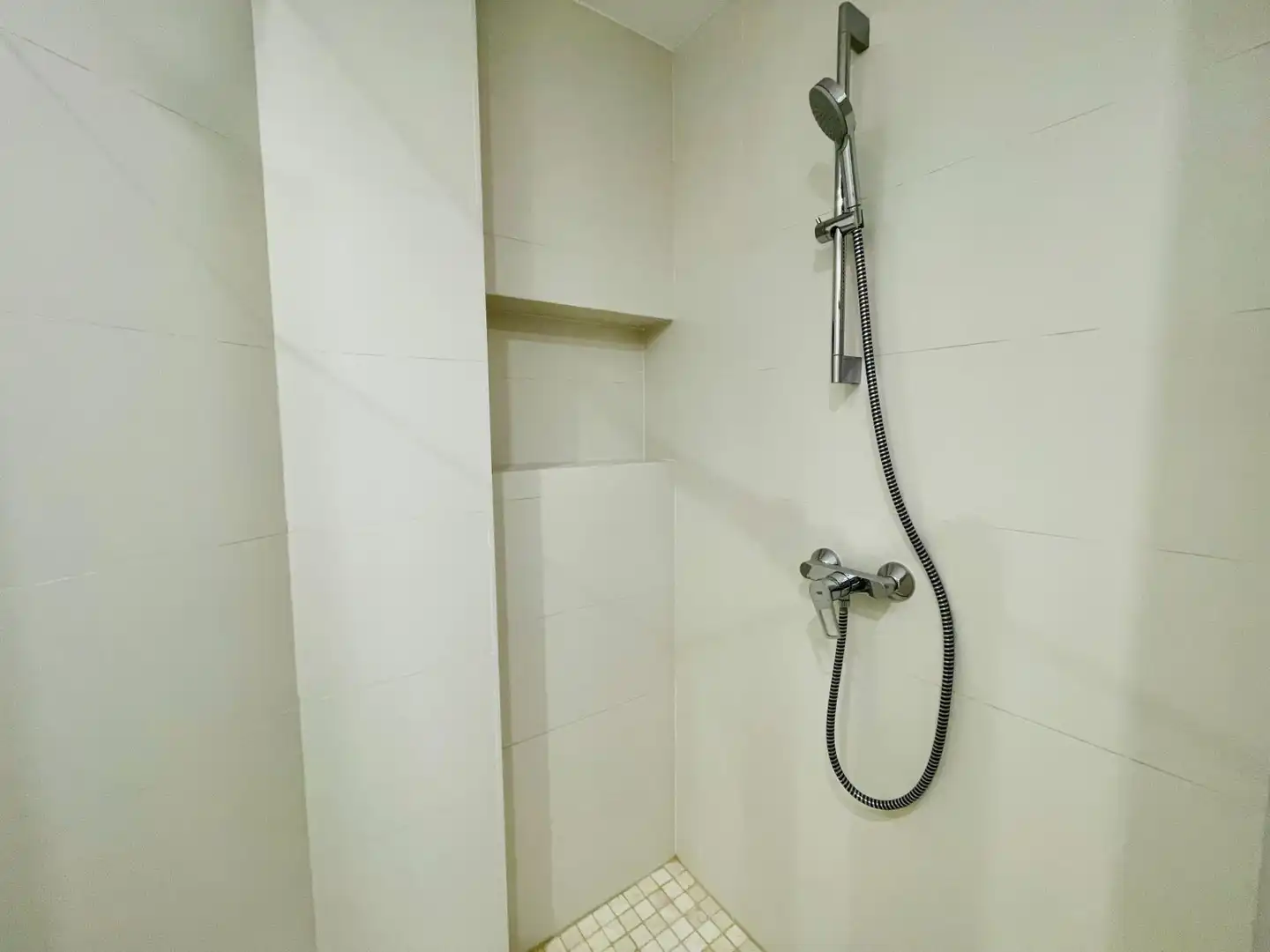 Badezimmer von Wohnung zur Miete in Córdoba mit Klimaanlage, Heizung und Terrasse