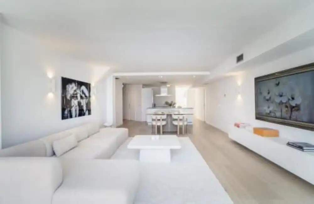 Sala de estar de Apartamento de alquiler en Marbella con Aire acondicionado, Amueblado y Balcón