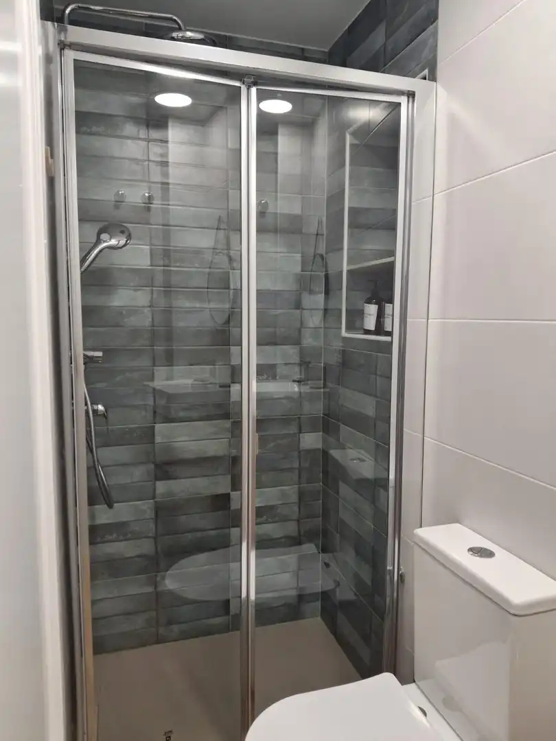 Badezimmer von Wohnungen zur Miete in Cartagena mit Klimaanlage, Schwimmbad und Möbliert