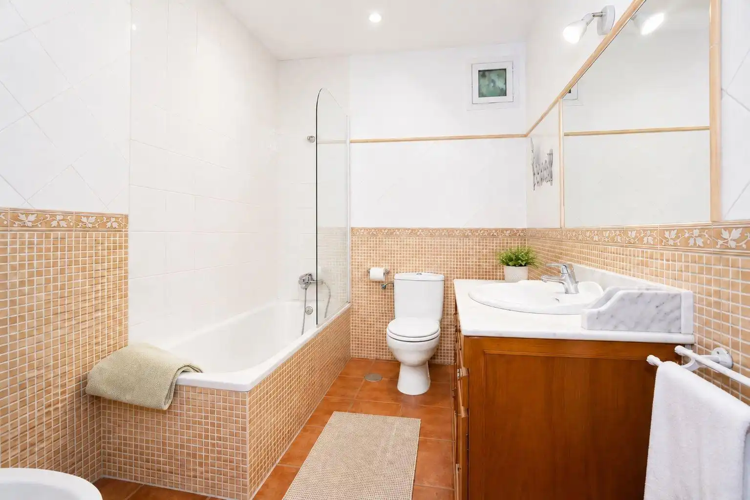Bathroom of Flat for rent in Madrid  with Heating, Furnished and Balcony