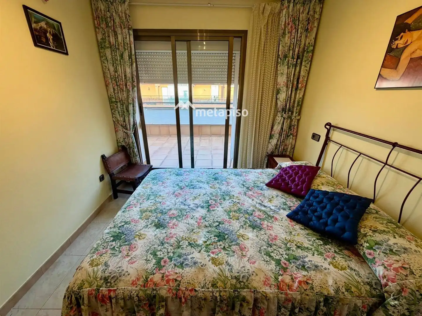 Schlafzimmer von Dachboden zum Verkauf in El Vendrell mit Klimaanlage, Heizung und Terrasse