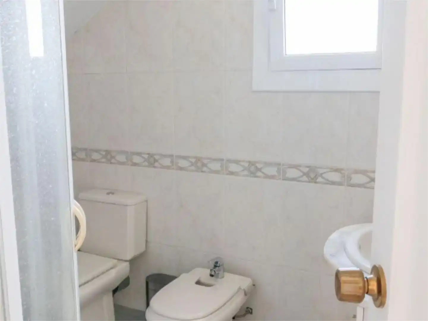 Bany de Casa o xalet en venda en Corbera de Llobregat amb Piscina i Balcó