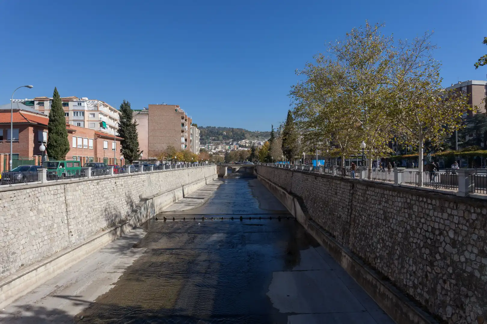 Vista exterior de Piso en venta en  Granada Capital con Trastero y Amueblado