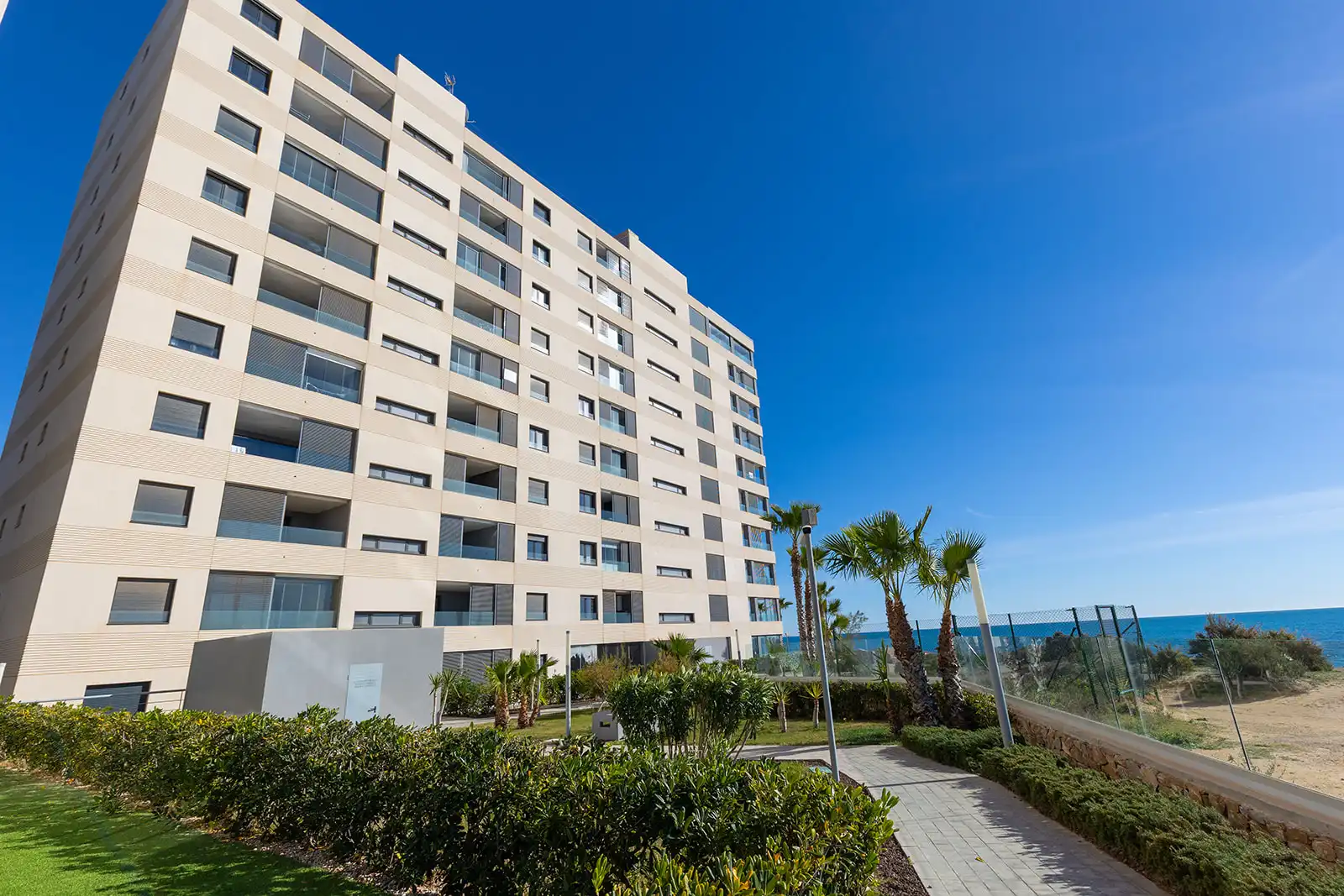 Vista exterior de Apartament en venda en Torrevieja amb Terrassa, Traster i Moblat