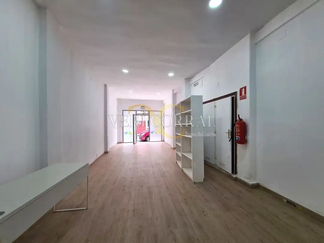 Business premises for sale in Calle Adaro, imagen 5