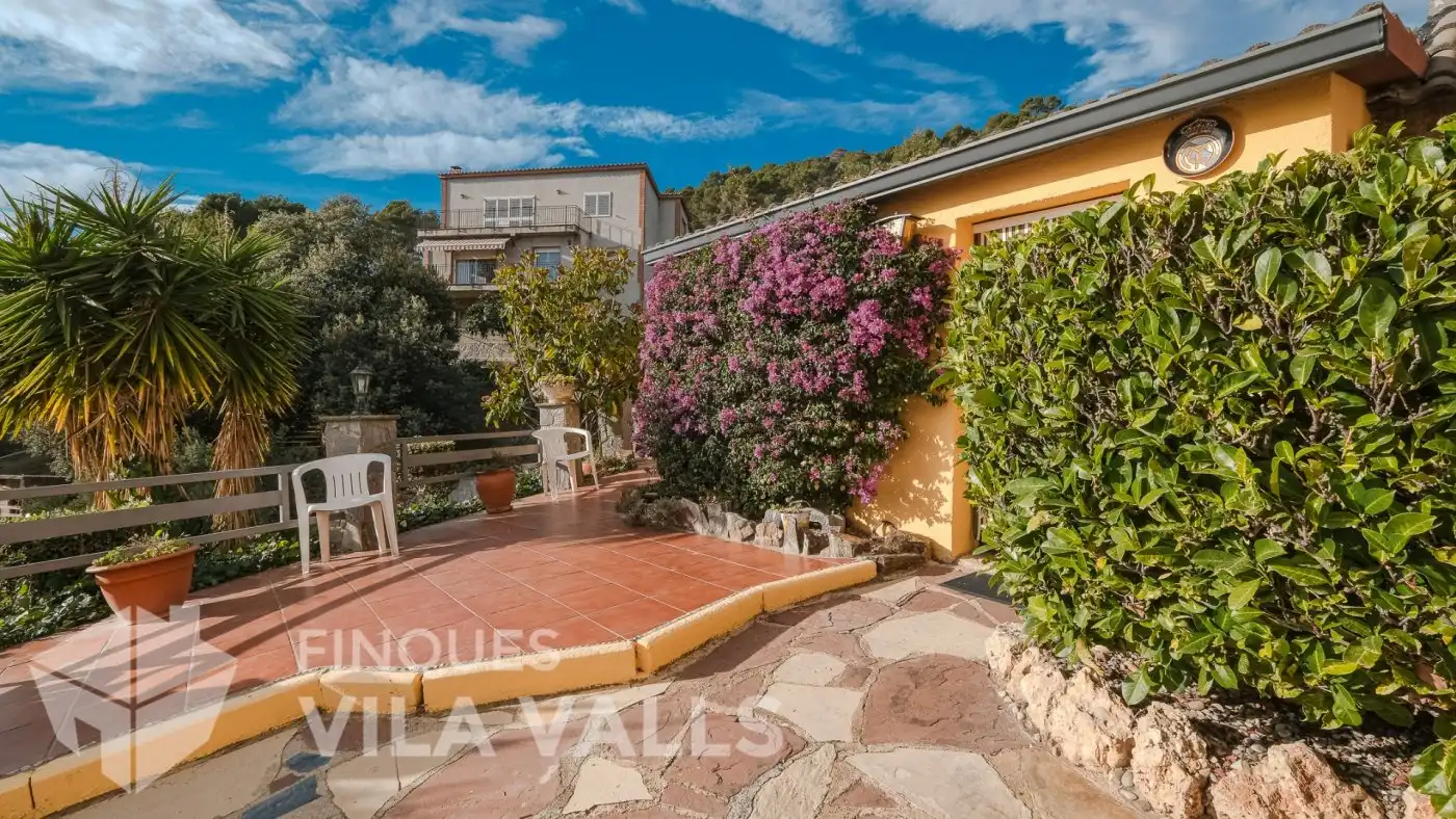 Vista exterior de Casa o xalet en venda en Caldes de Montbui amb Calefacció, Jardí privat i Terrassa