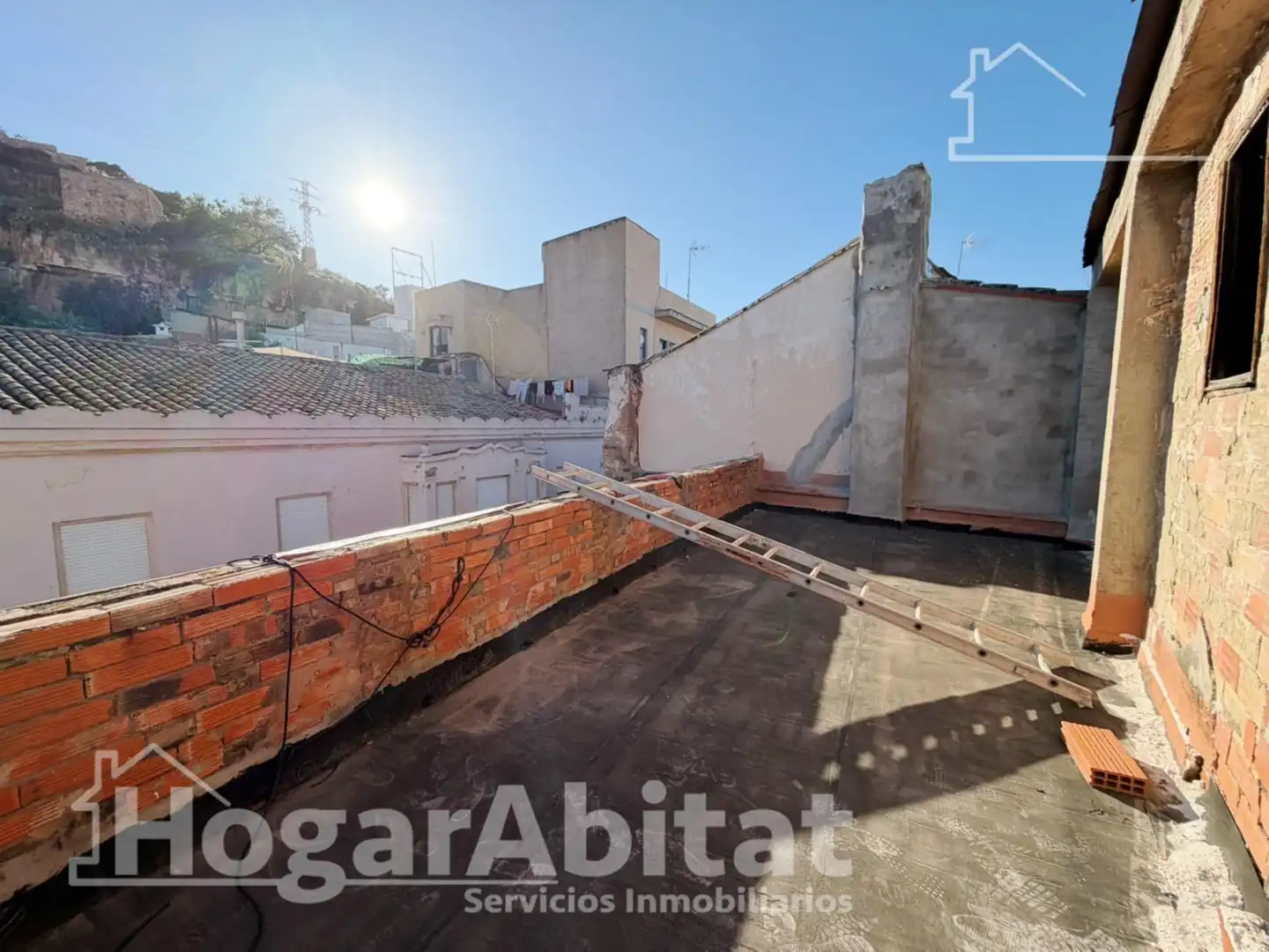 Vista exterior de Casa o chalet en venta en Sagunto / Sagunt con Terraza y Balcón