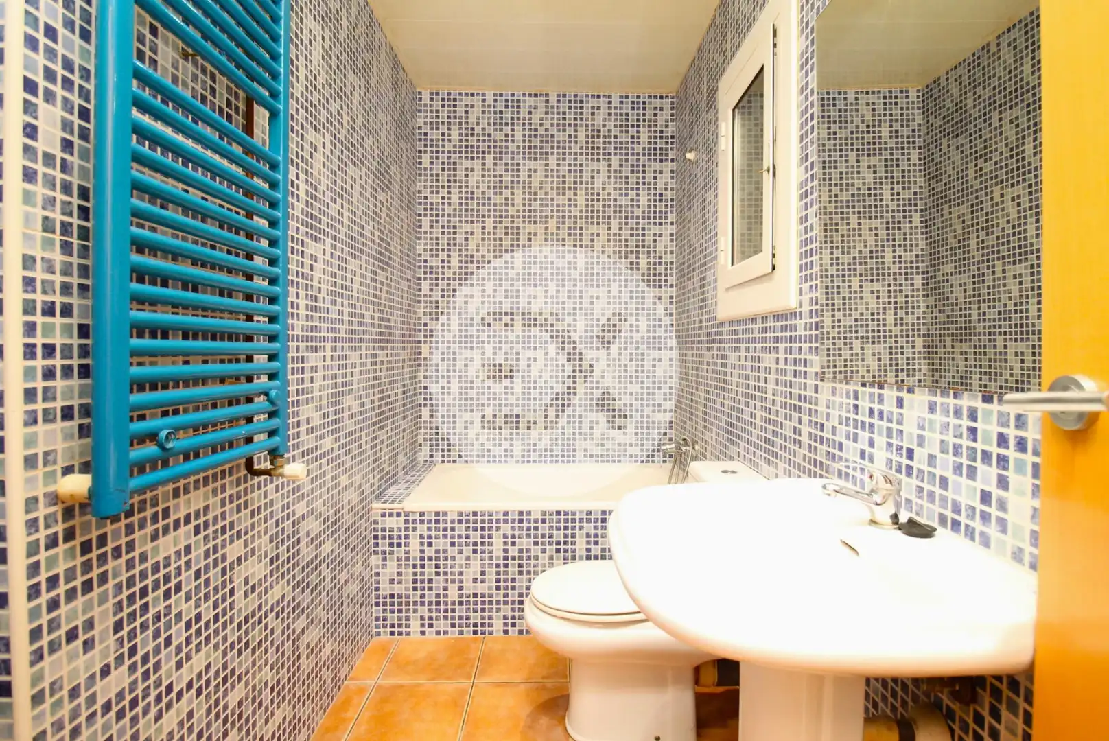 Baño de Piso en venta en Viladecans con Calefacción, Parquet y Trastero