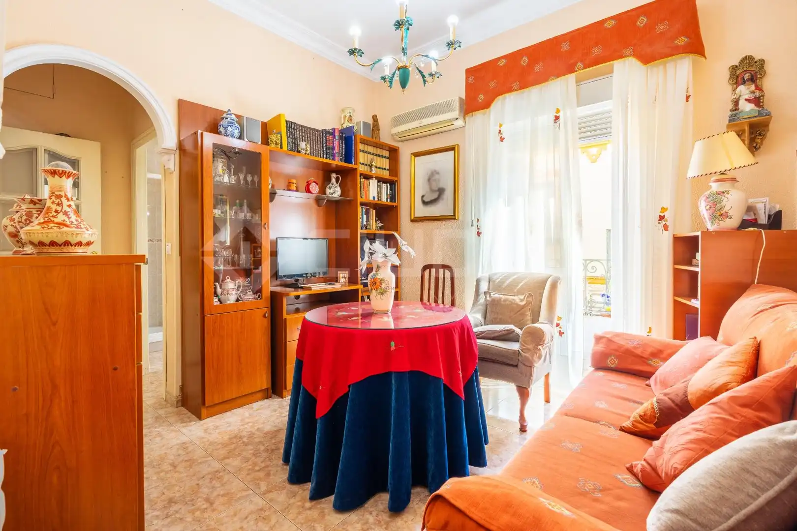 Living room of Flat for sale in Sevilla  with Air Conditioner, Storage room and Balcony