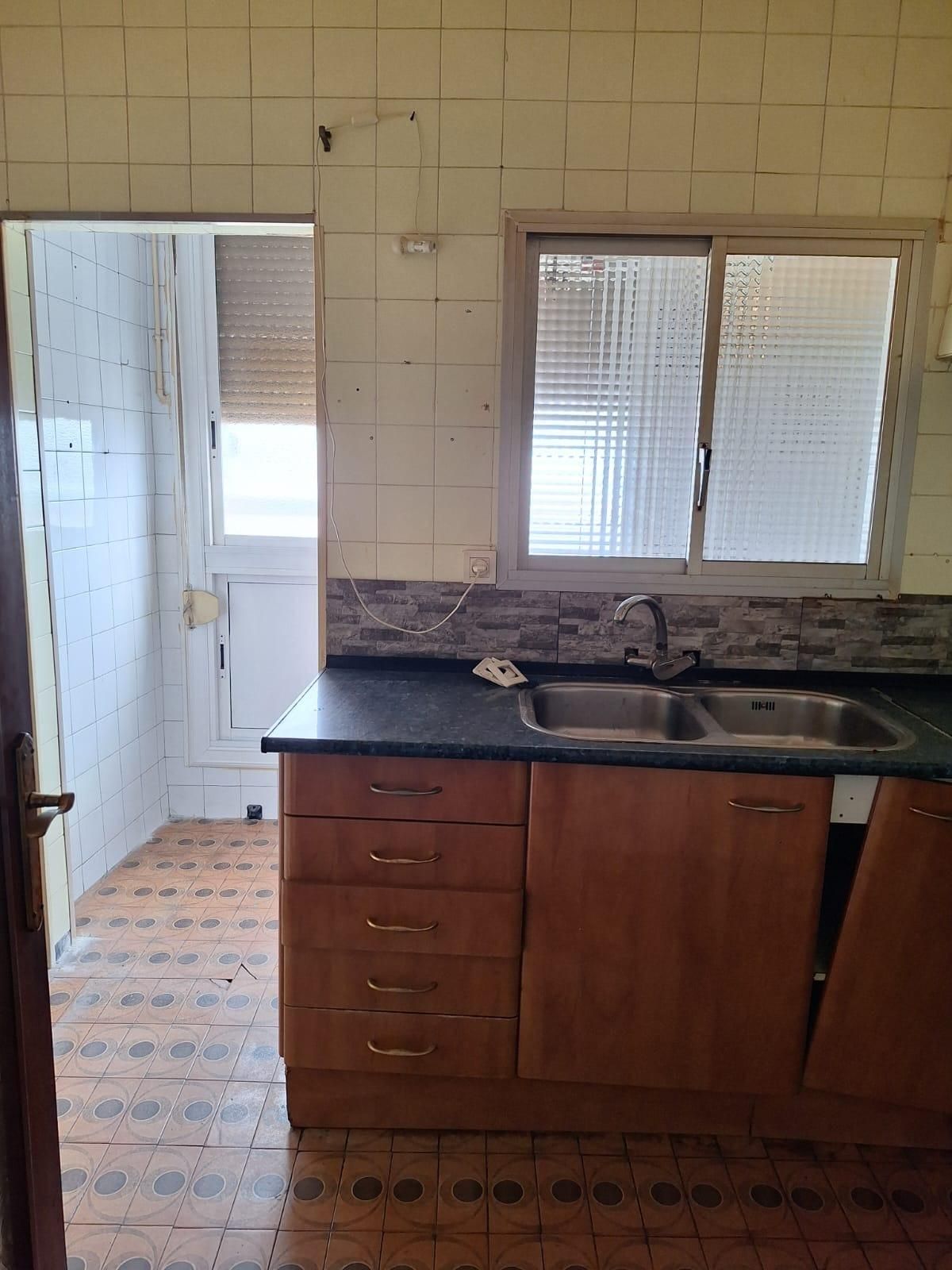 Kitchen of Flat for sale in Sabadell