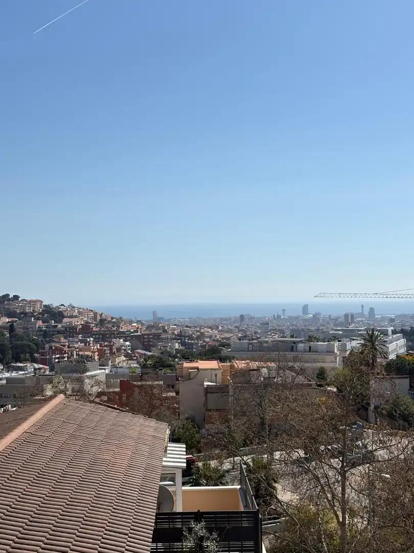 Vista exterior de Casa adosada en venta en Barcelona con Aire acondicionado, Calefacción y Jardín privado