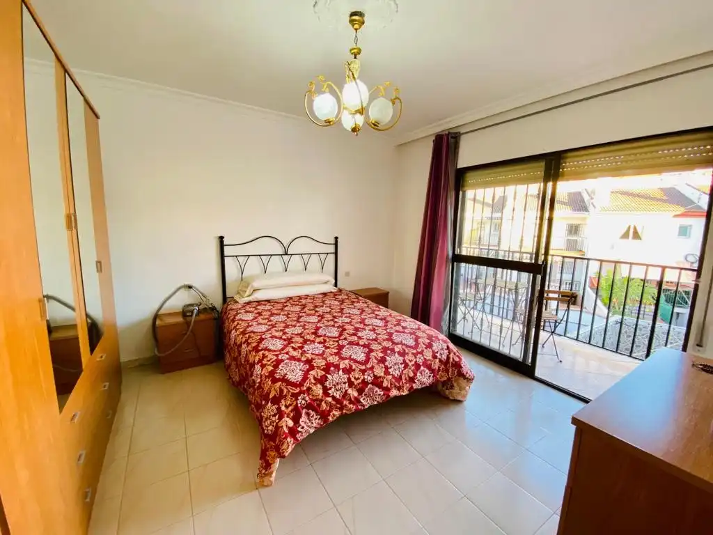 Habitación de Casa o chalet de alquiler en Vélez-Málaga con Terraza y Internet