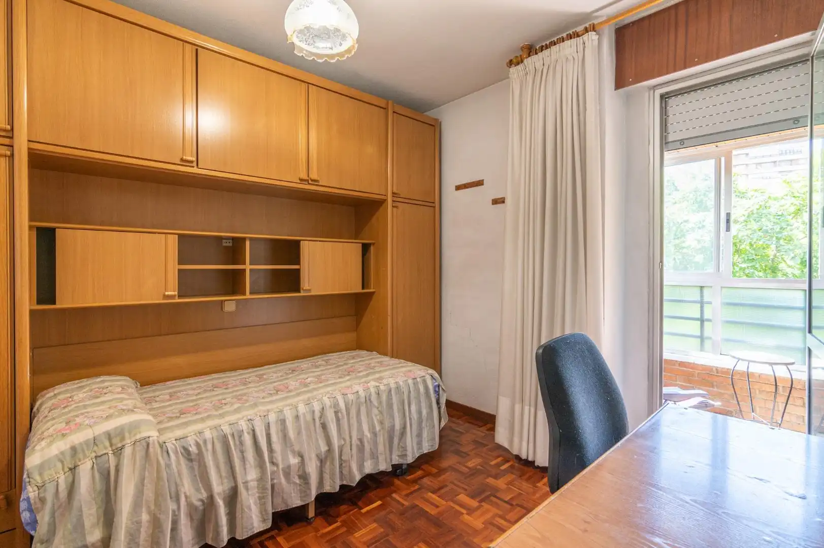 Dormitori de Pis en venda en  Pamplona / Iruña amb Parquet, Terrassa i Balcó