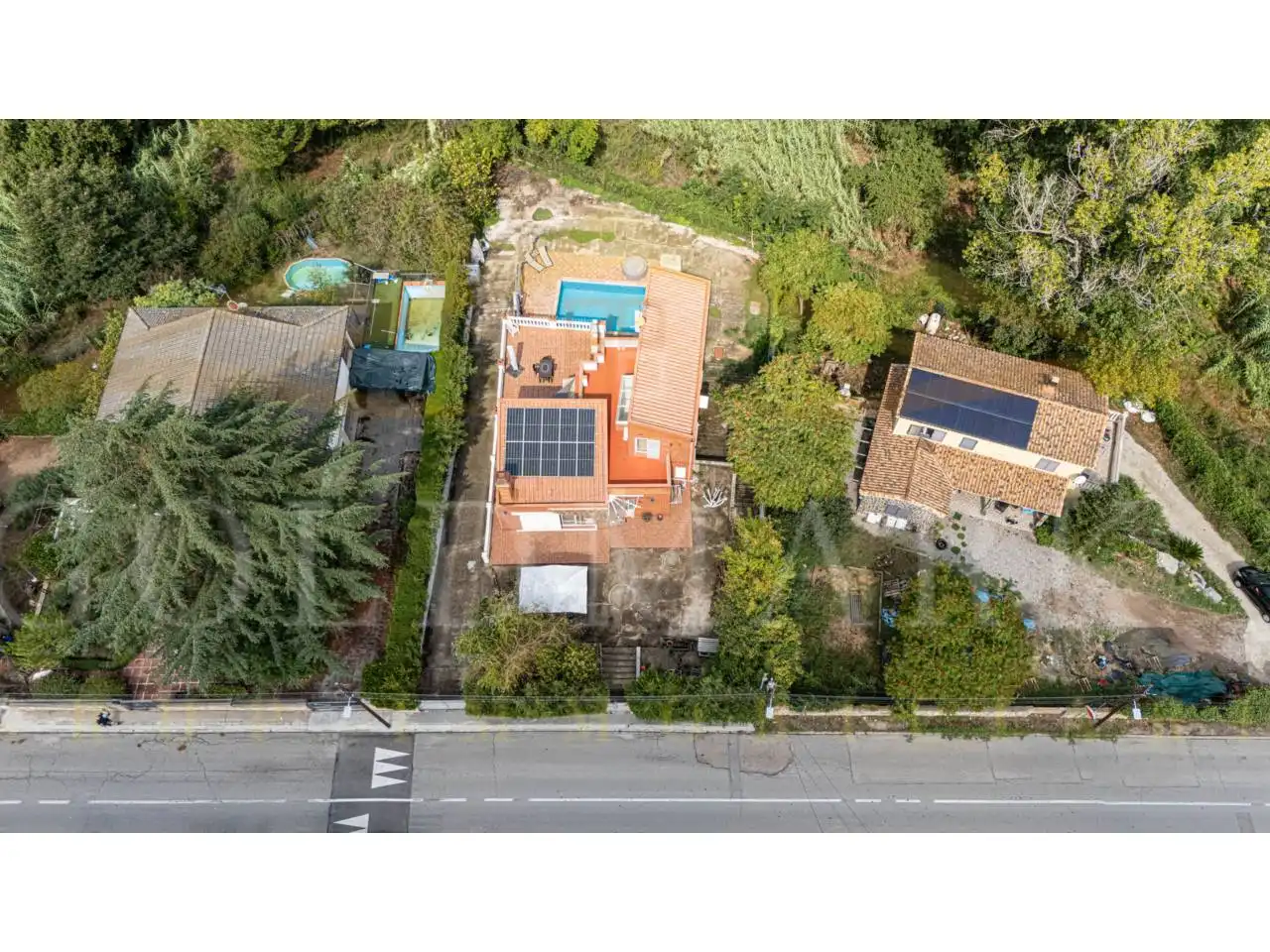 Vista exterior de Casa o xalet en venda en Corbera de Llobregat amb Aire condicionat, Calefacció i Jardí privat