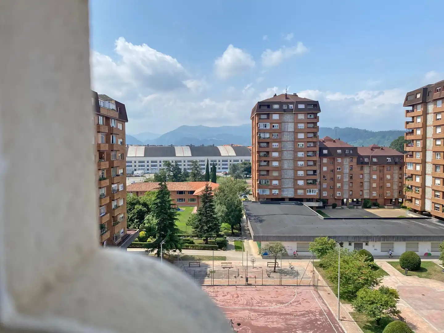 Vista exterior de Pis en venda en Torrelavega  amb Terrassa