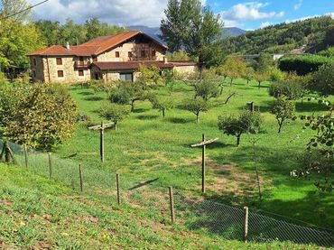 Semi-detached house with balcony for sale in Iurreta