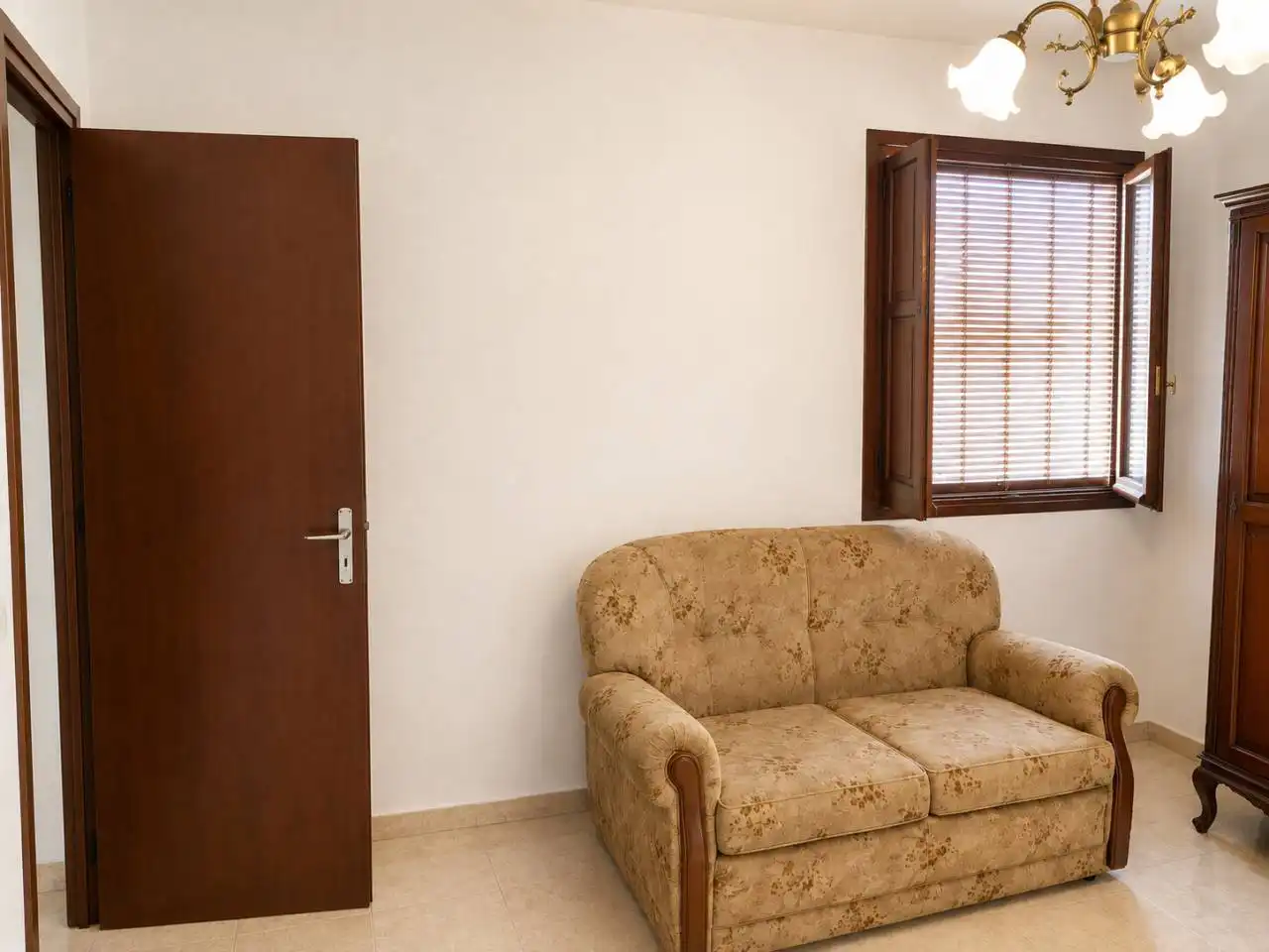 Sala d'estar de Pis en venda en Oliva amb Moblat i Balcó