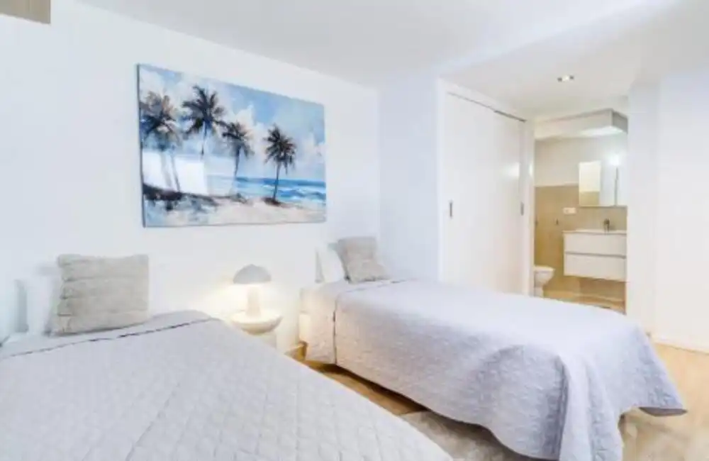 Habitación de Apartamento de alquiler en Marbella con Aire acondicionado, Amueblado y Balcón